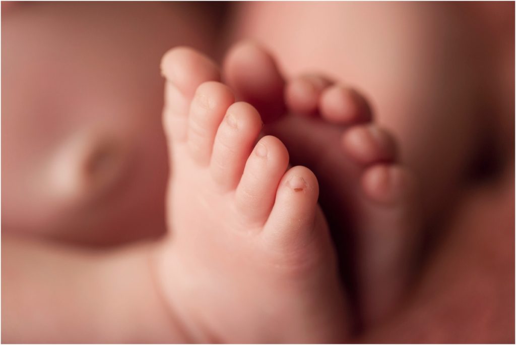 Newborn Baby Toes Lima ohio newborn photographer